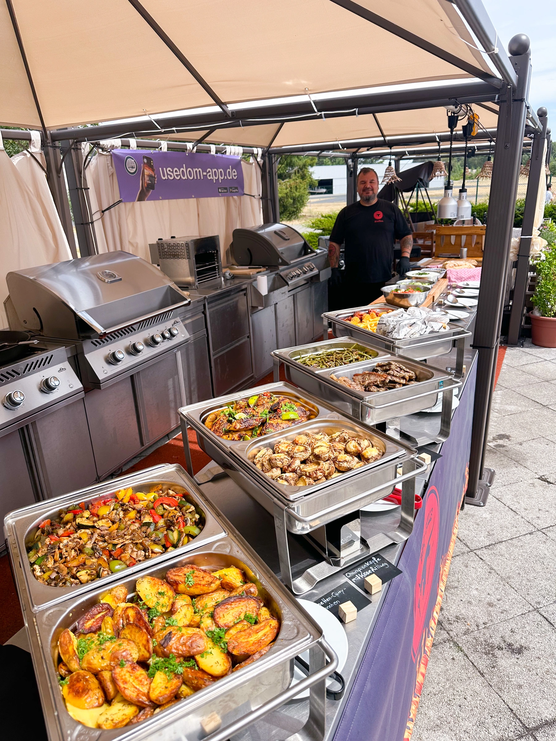 Grillbuffet auf der Terrasse