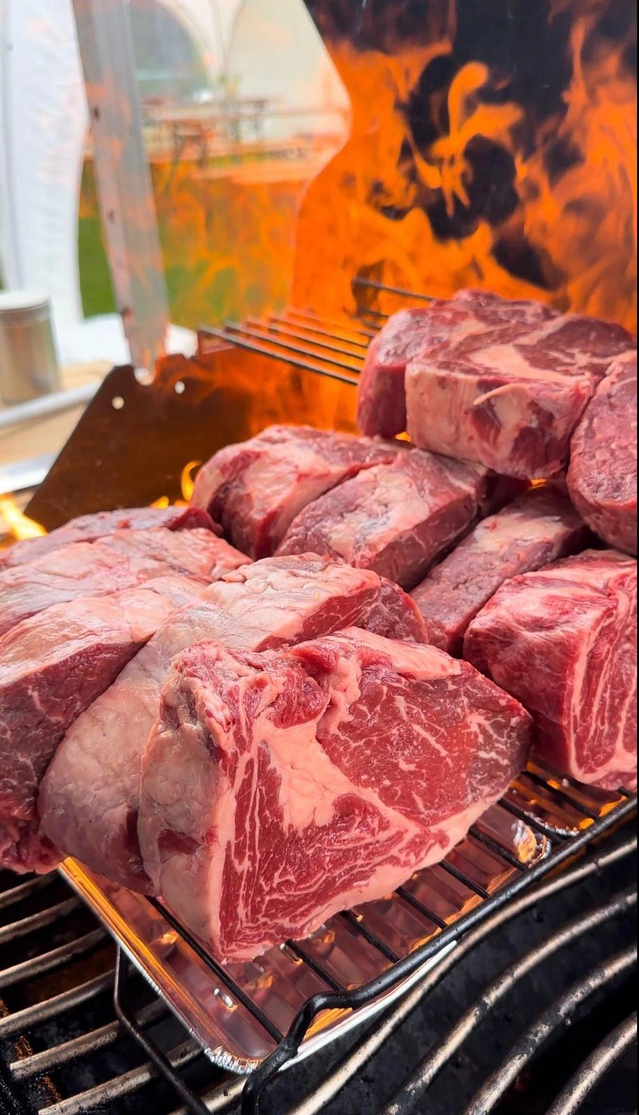 Entrecôte über offener Flamme