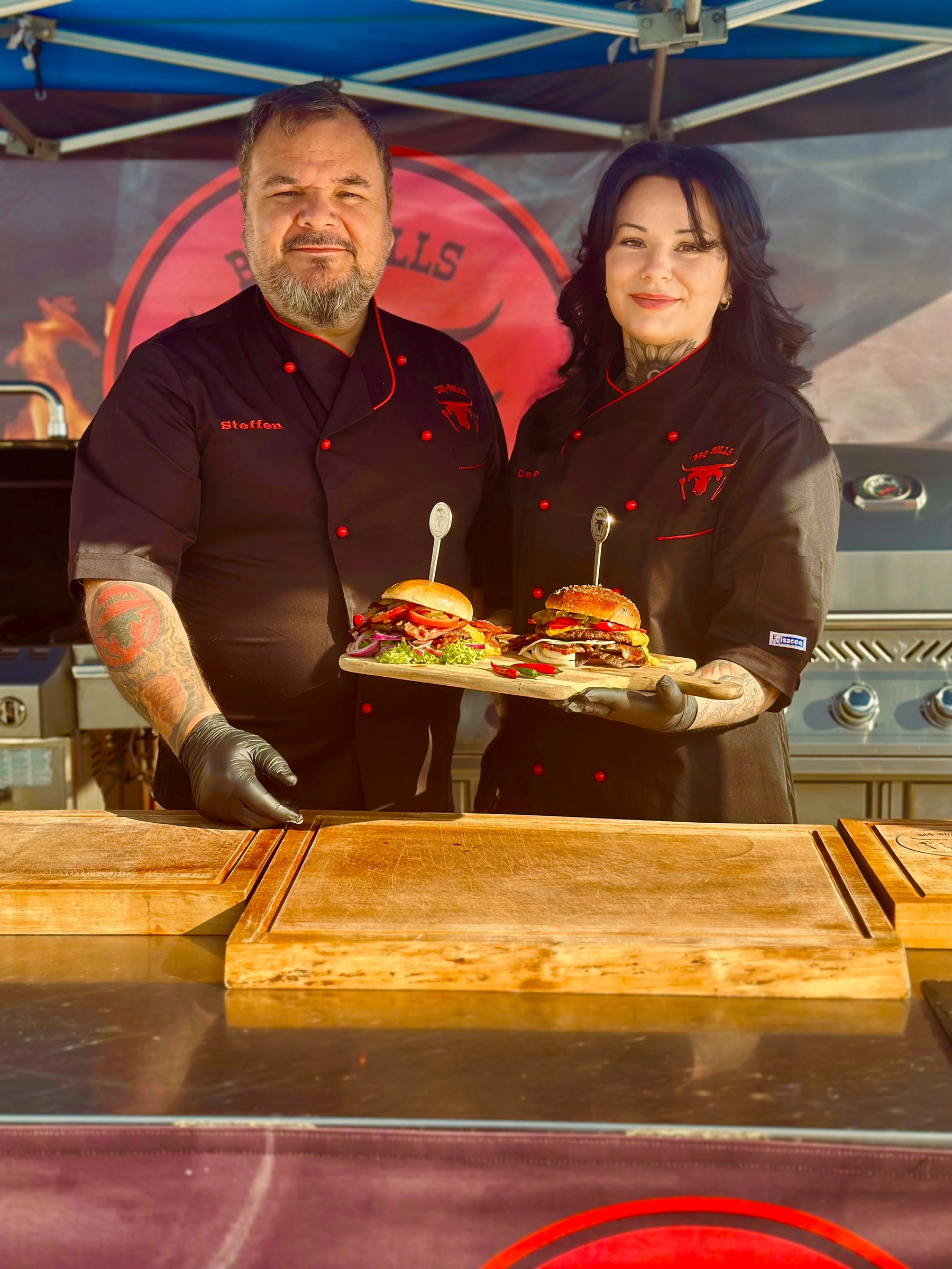 Das BBQ-Bulls Team am Grill