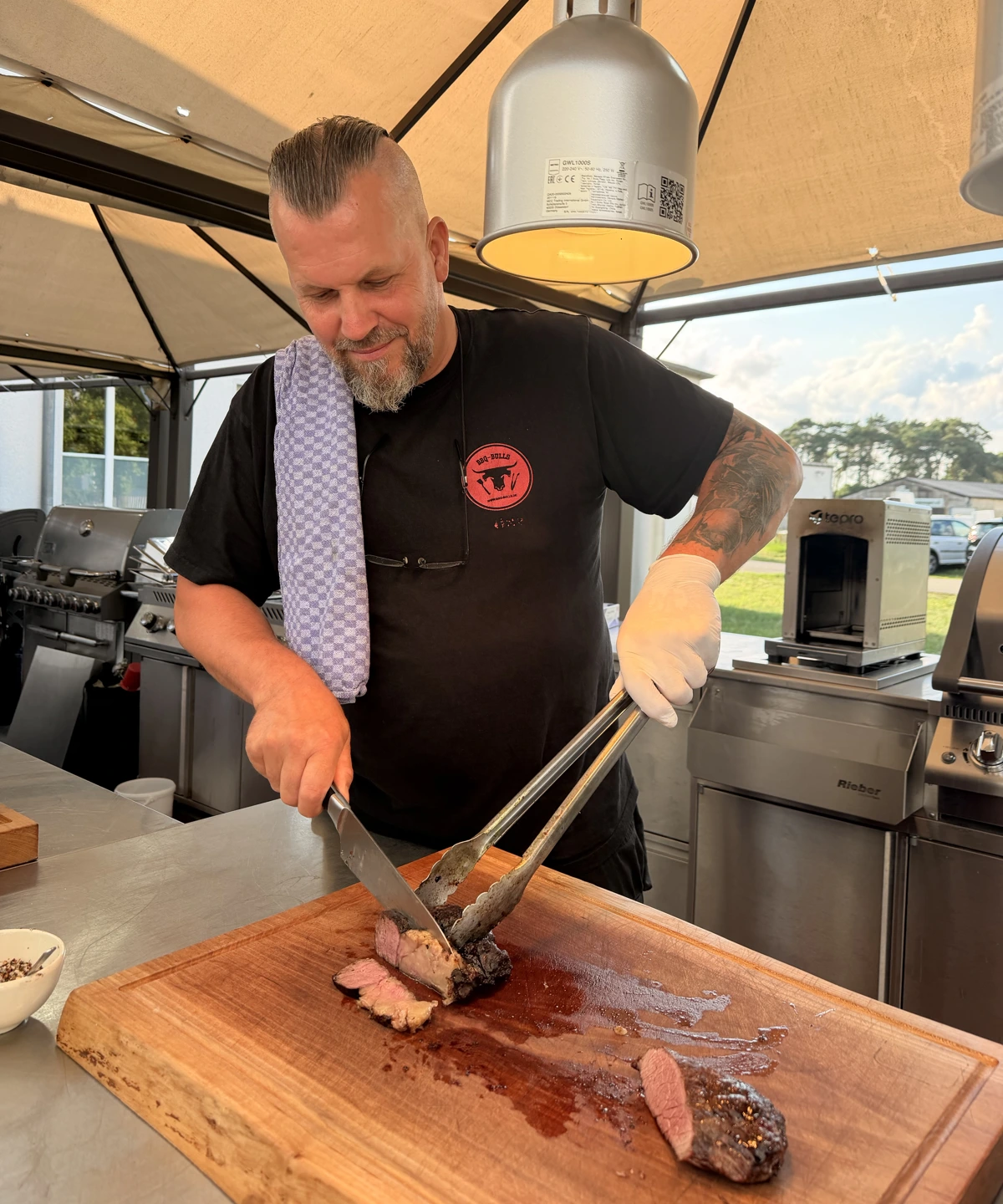 Jürgen – Grill, Technik & Organisation